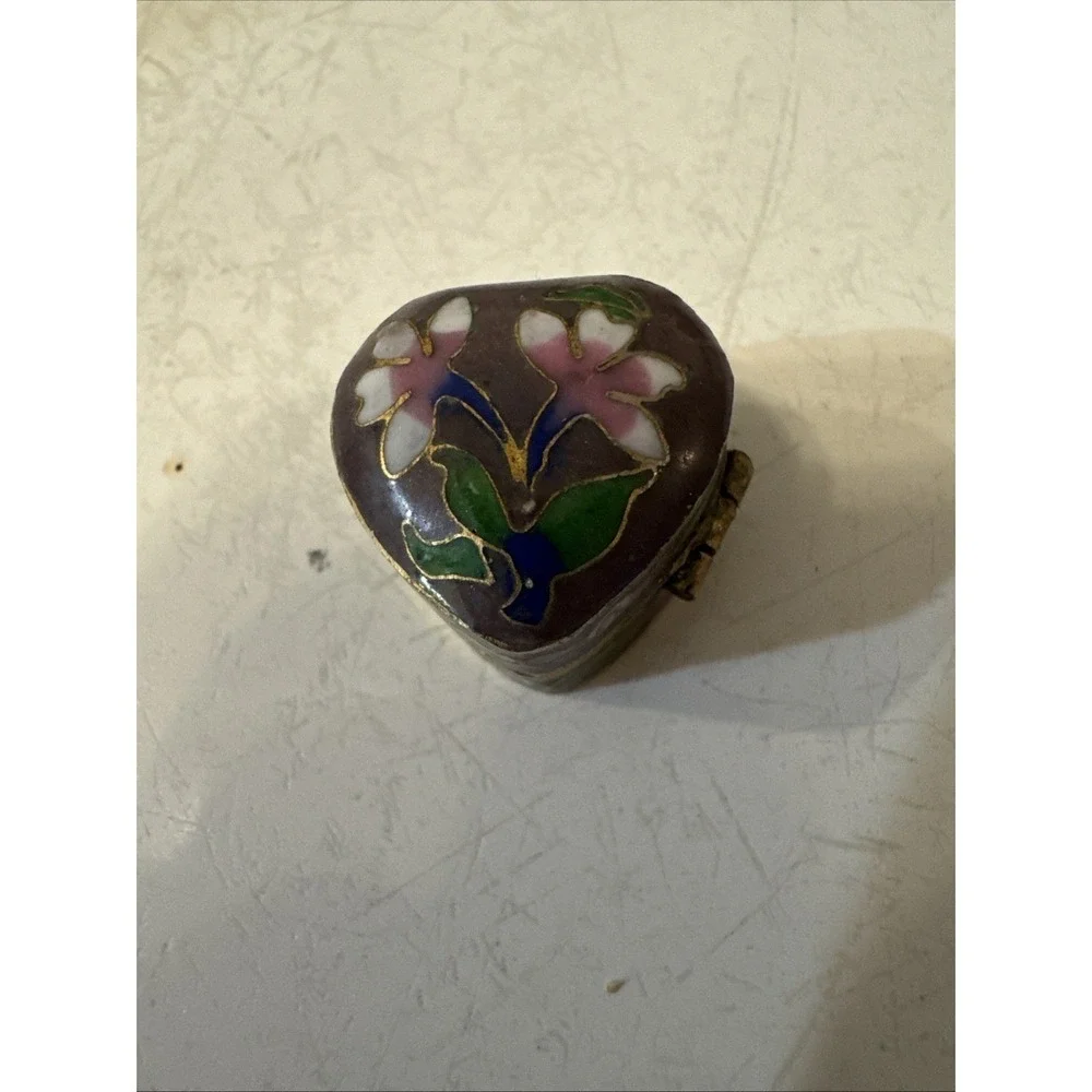 Vintage Enamel Cloisonne Hinged Heart Trinket Pill Box